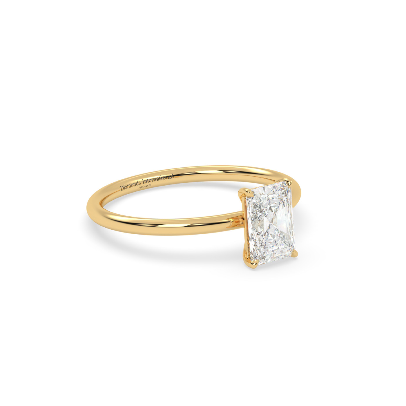 18k yellow gold  radiant cut diamond engagement ring