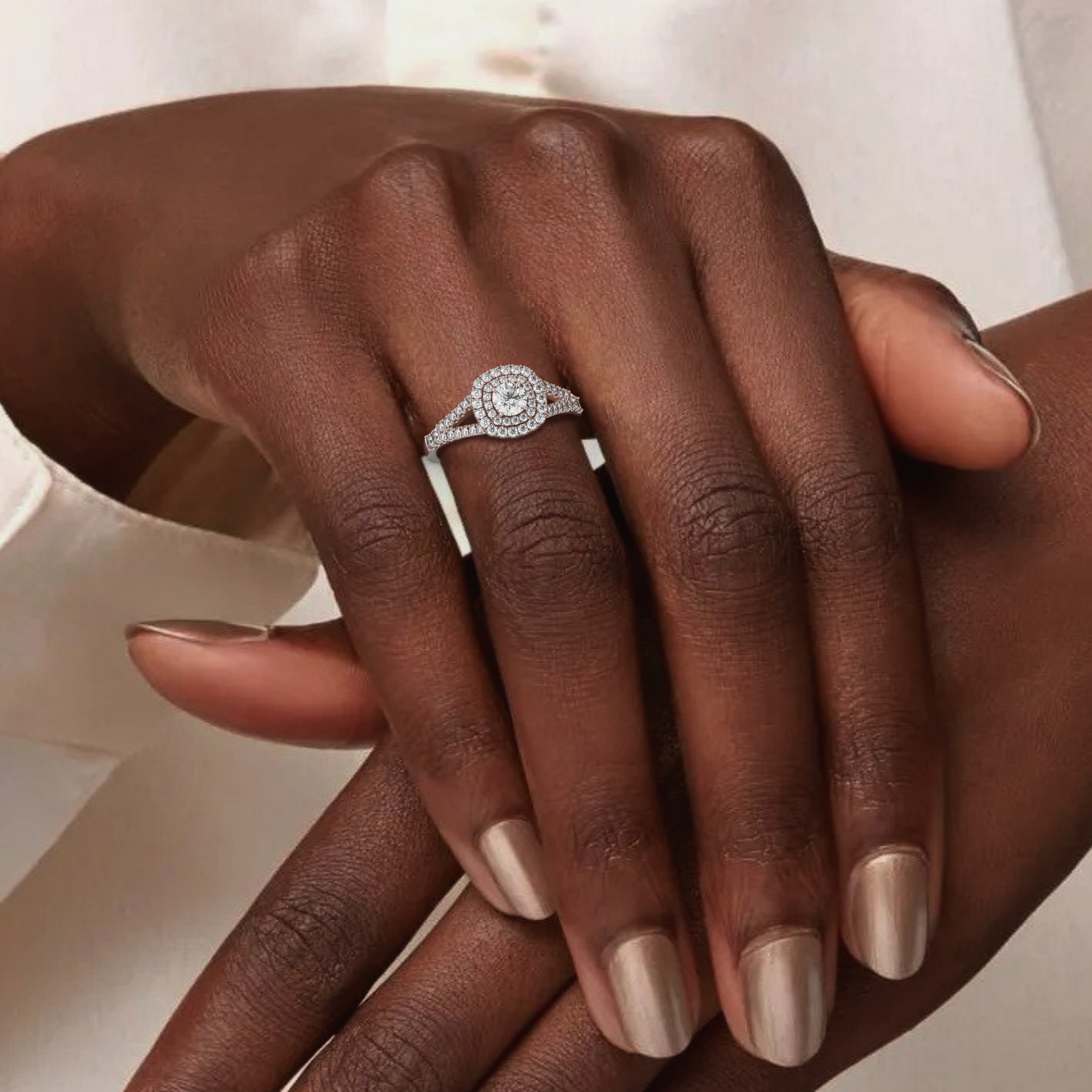 18k or blanc  bague de fiançailles diamant à tige fendue double halo taille ronde